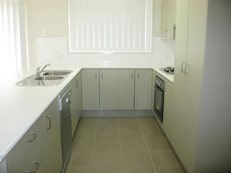 15 Emory Place, Cameron Park NSW 2285