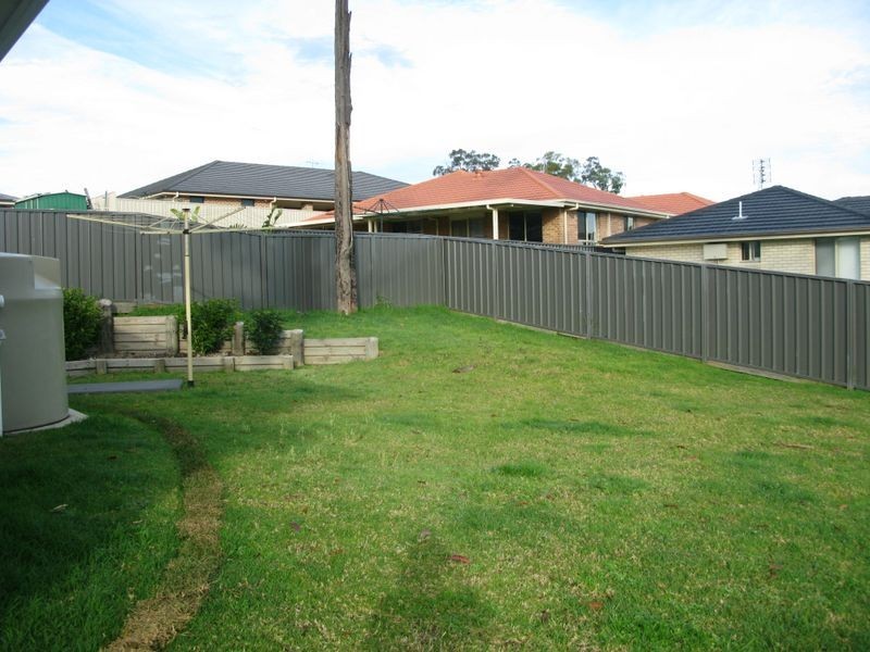 15 Emory Place, Cameron Park NSW 2285