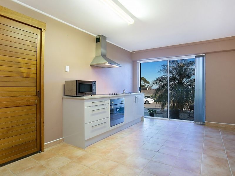 10 Barralong Street, Belmont North NSW 2280