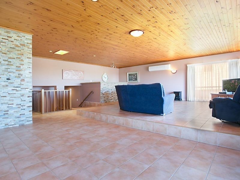 10 Barralong Street, Belmont North NSW 2280