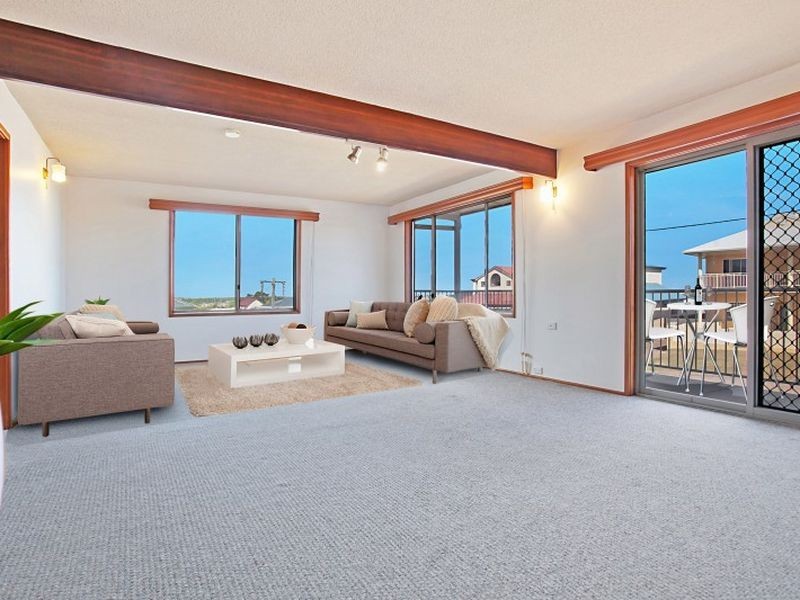 33 Crown Street, Belmont NSW 2280