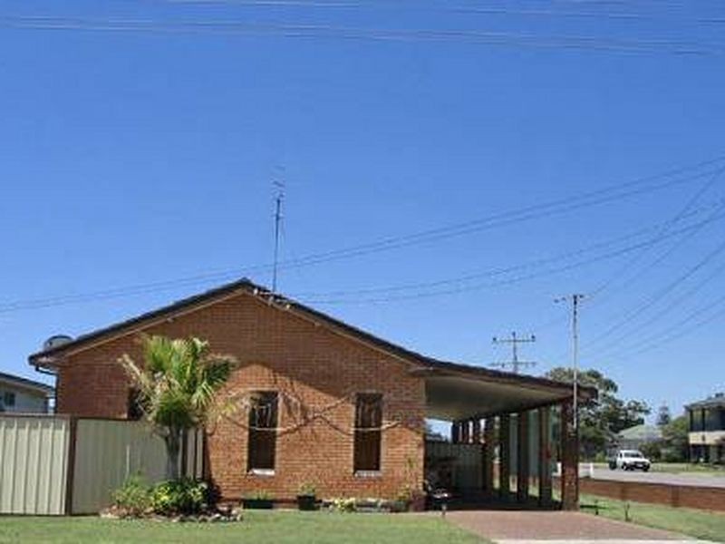 1/8 Maneela Street, Blacksmiths NSW 2281