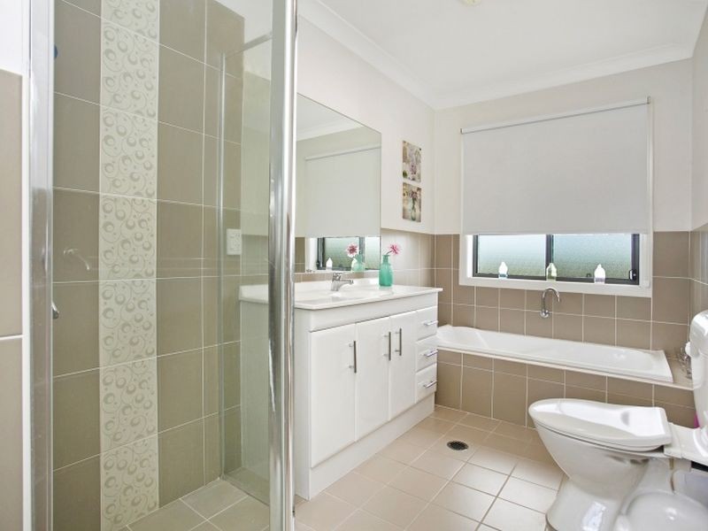 6 Siloam Drive, Belmont North NSW 2280