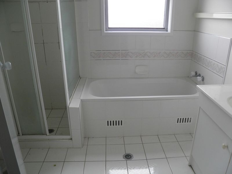 2/64 Lakeview Parade, Pelican NSW 2281