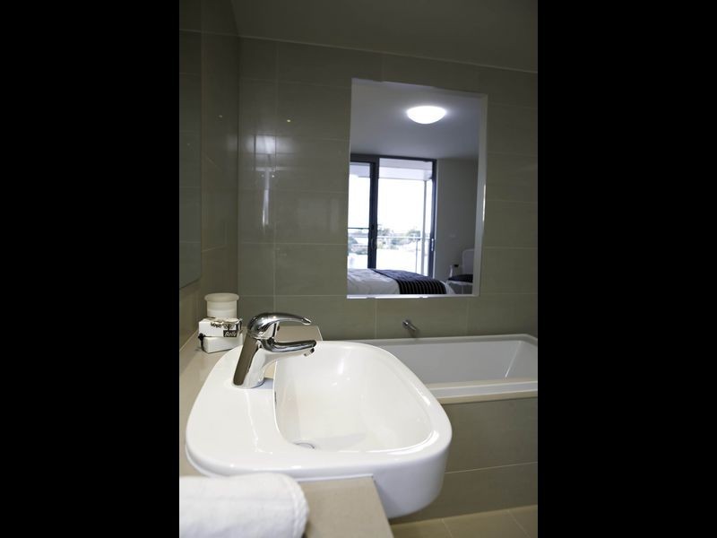 406 Cnr Sharp & Edgar Streets, Belmont NSW 2280