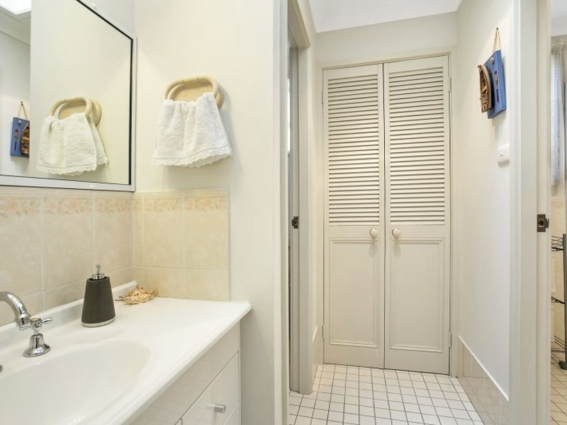 17 Palm Court, Warners Bay NSW 2282