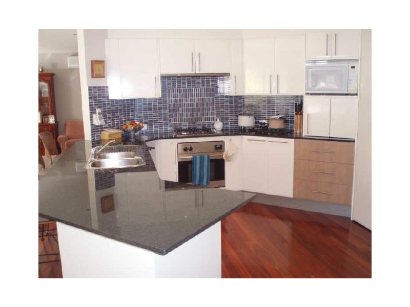6 Sugarglider Court, Belmont NSW 2280