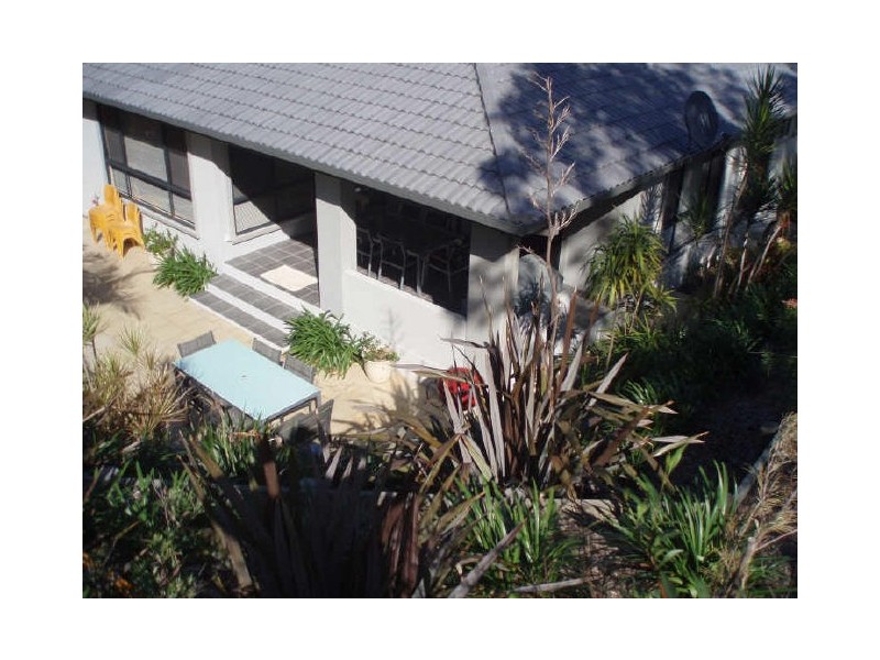 6 Sugarglider Court, Belmont NSW 2280