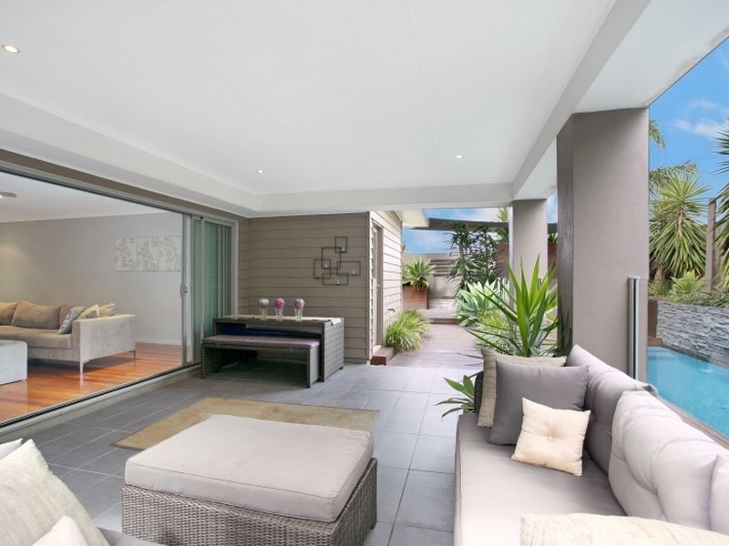 9 Franciska Close, Floraville NSW 2280