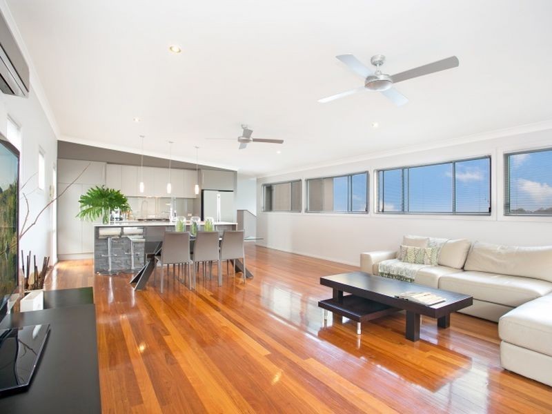 9 Franciska Close, Floraville NSW 2280