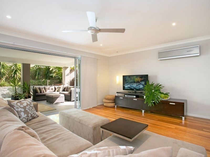 9 Franciska Close, Floraville NSW 2280