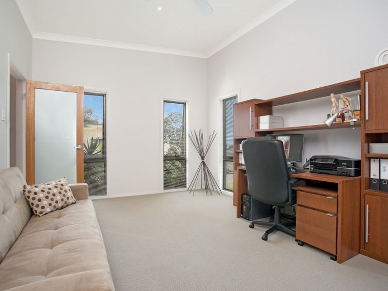 9 Franciska Close, Floraville NSW 2280