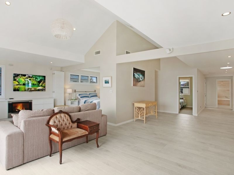 21 Marks Parade, Marks Point NSW 2280