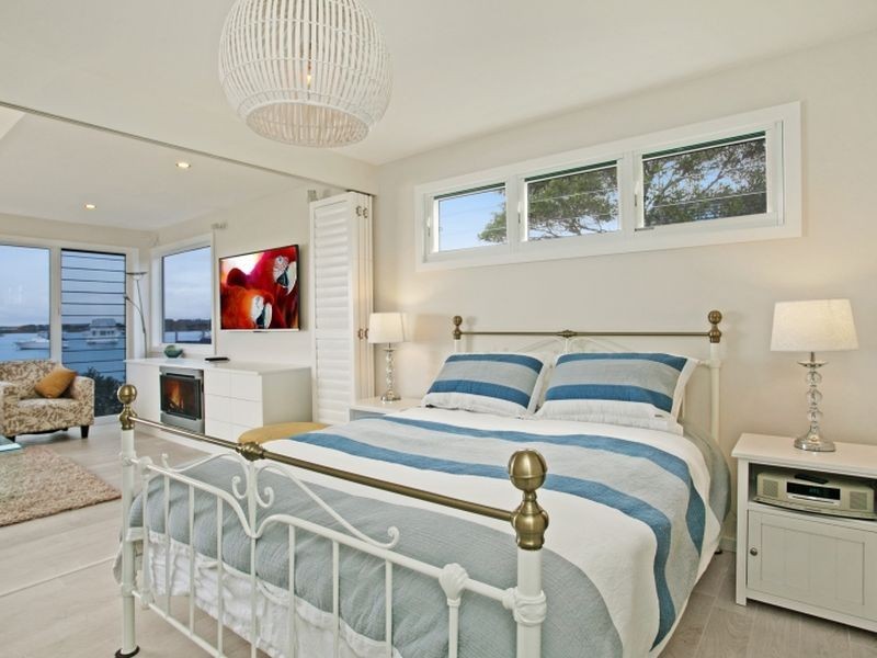 21 Marks Parade, Marks Point NSW 2280