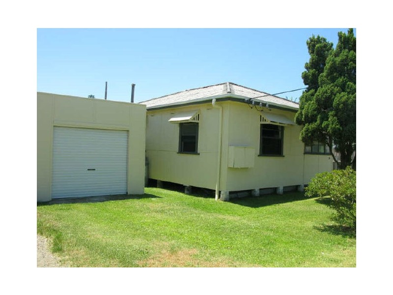 31 Emily Street, Marks Point NSW 2280