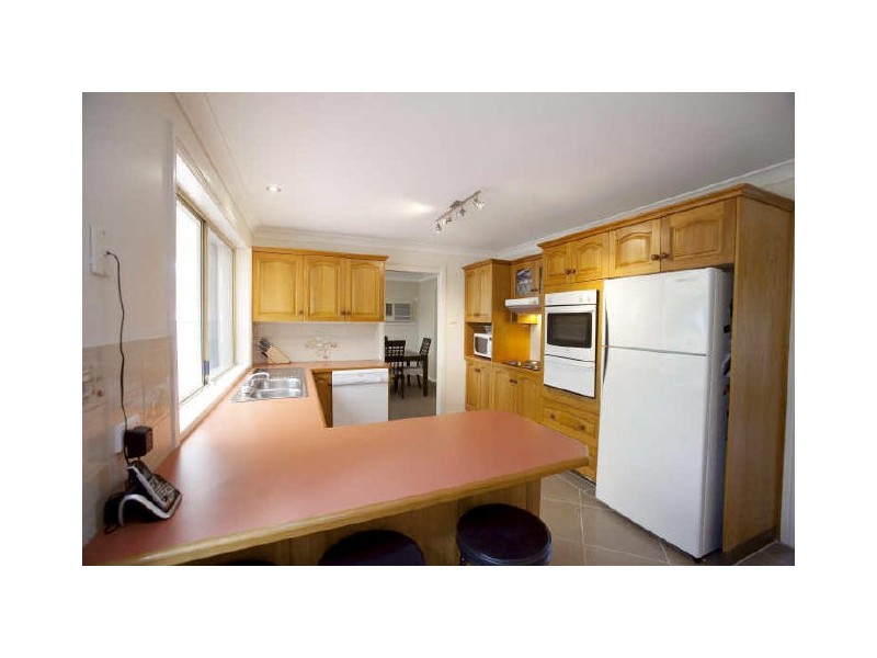 15 Fulmar Close, Mount Hutton NSW 2290