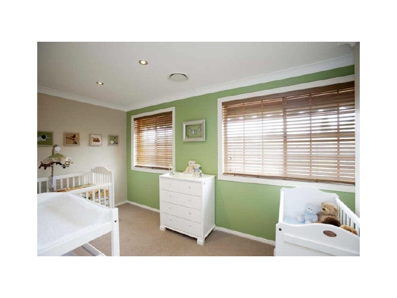 15 Fulmar Close, Mount Hutton NSW 2290