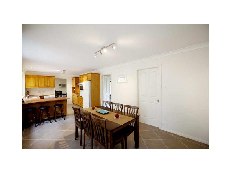 15 Fulmar Close, Mount Hutton NSW 2290