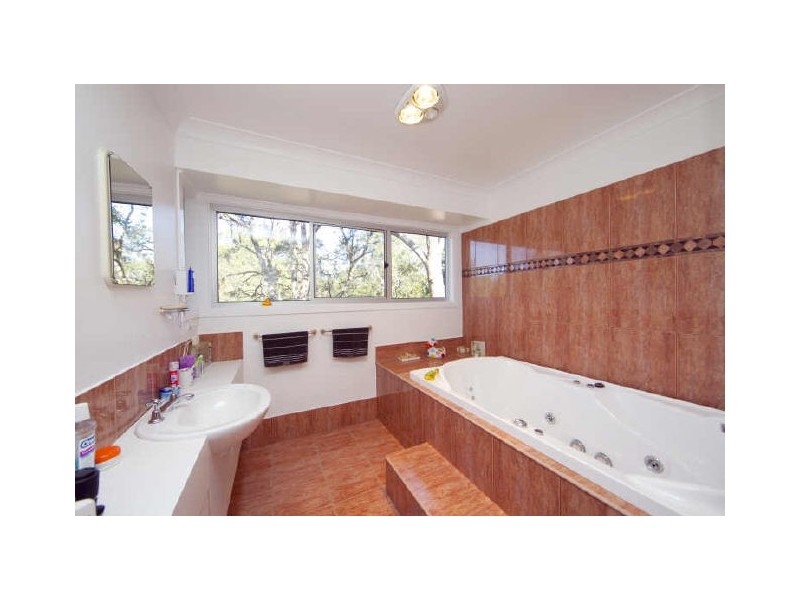 8 Coolac Close, Charlestown NSW 2290