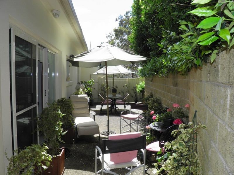 4/24 Bareki Road, Eleebana NSW 2282