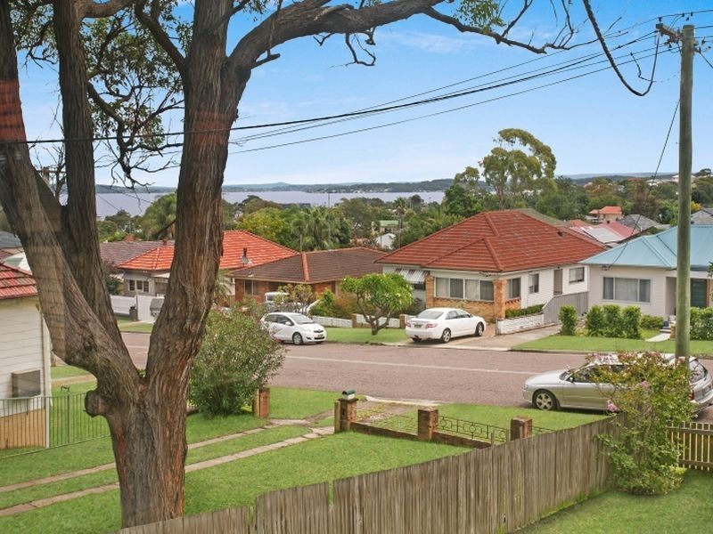 38 Vista Parade, Belmont NSW 2280