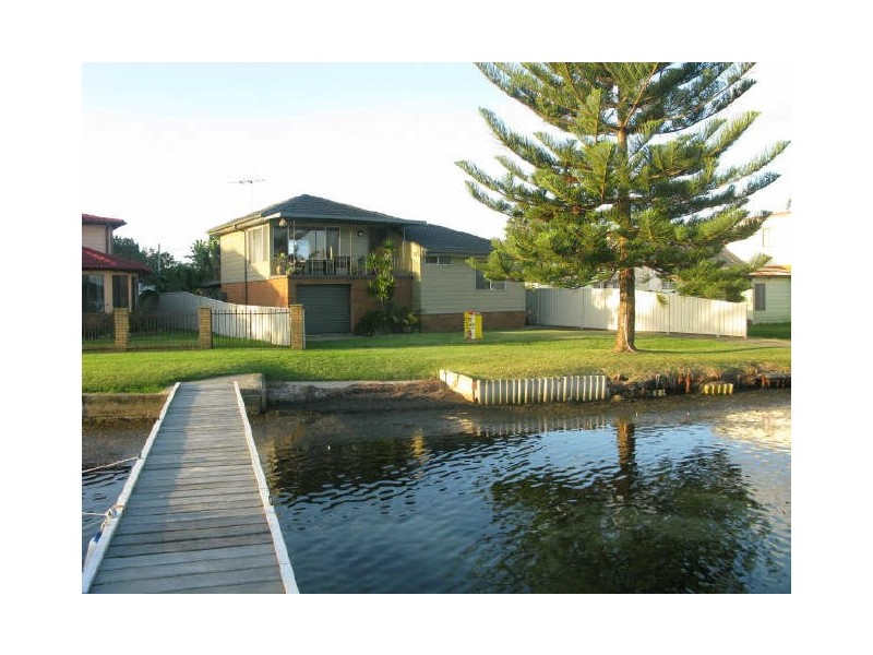102 Marks Point Road, Marks Point NSW 2280