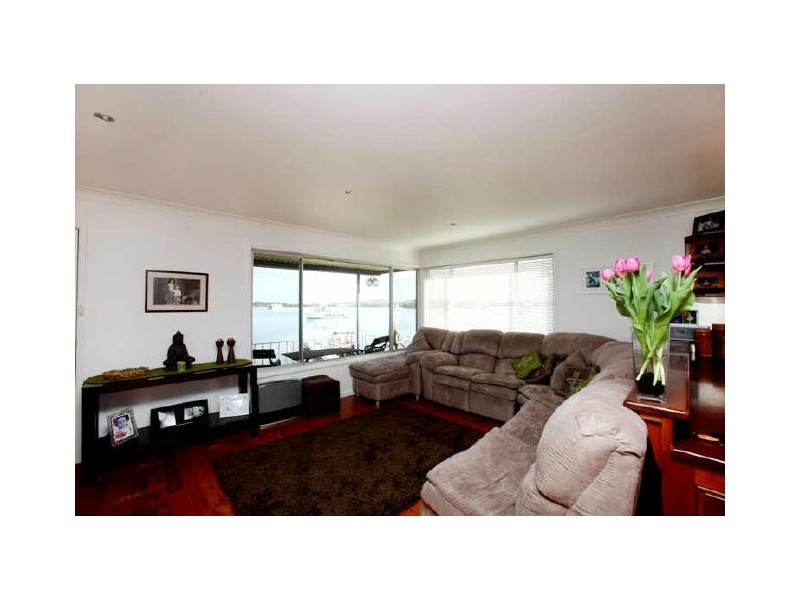 102 Marks Point Road, Marks Point NSW 2280