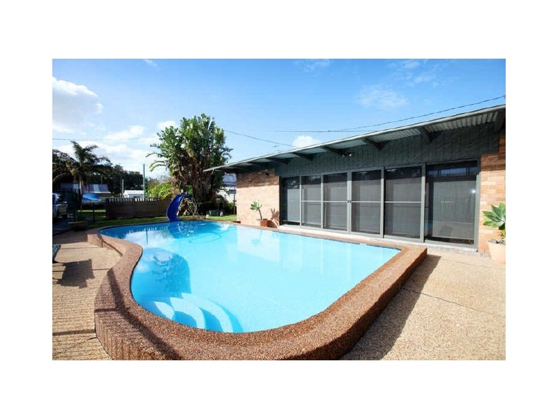 102 Marks Point Road, Marks Point NSW 2280