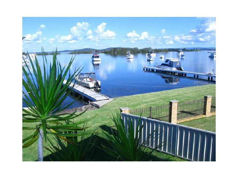 102 Marks Point Road, Marks Point NSW 2280