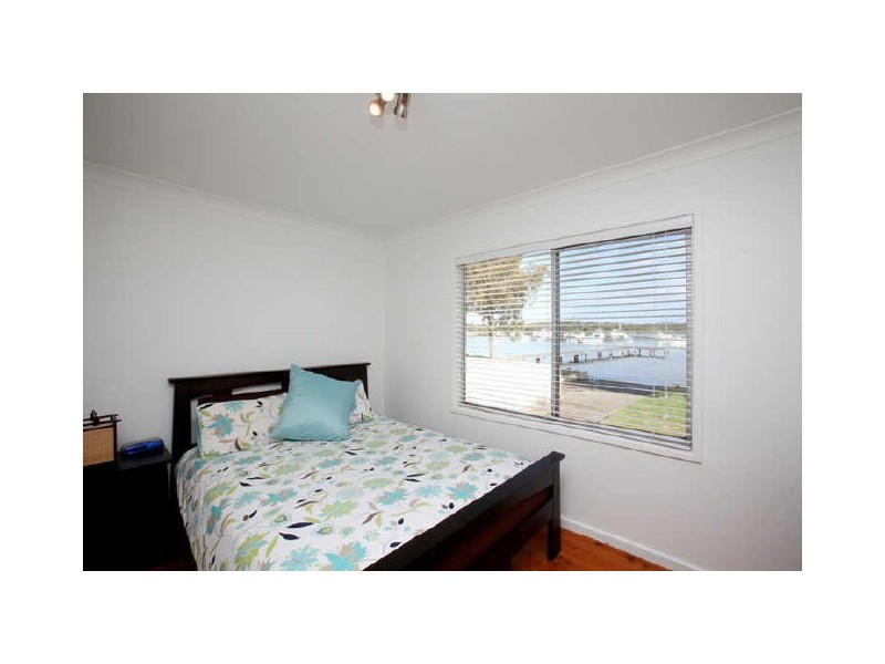 102 Marks Point Road, Marks Point NSW 2280