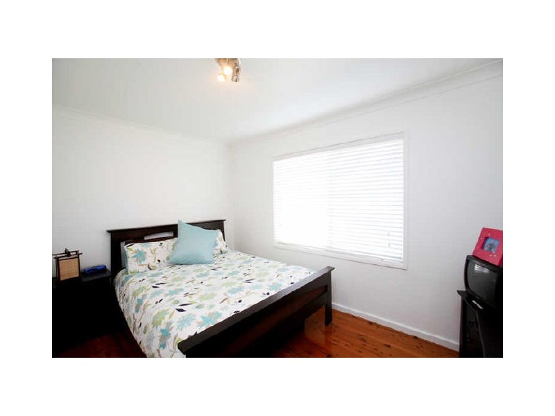 102 Marks Point Road, Marks Point NSW 2280