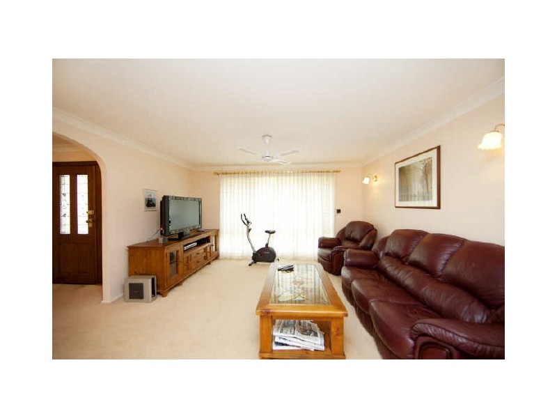 14 Piccadilly Close, Valentine NSW 2280