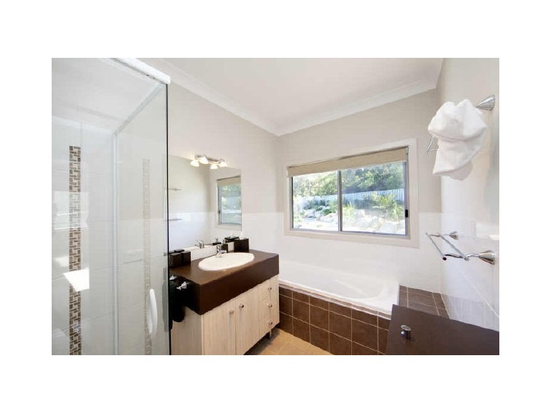 17 Heron Place, Belmont NSW 2280