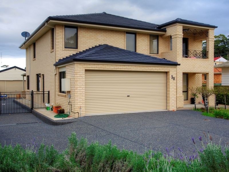 30 John Street, Belmont North NSW 2280