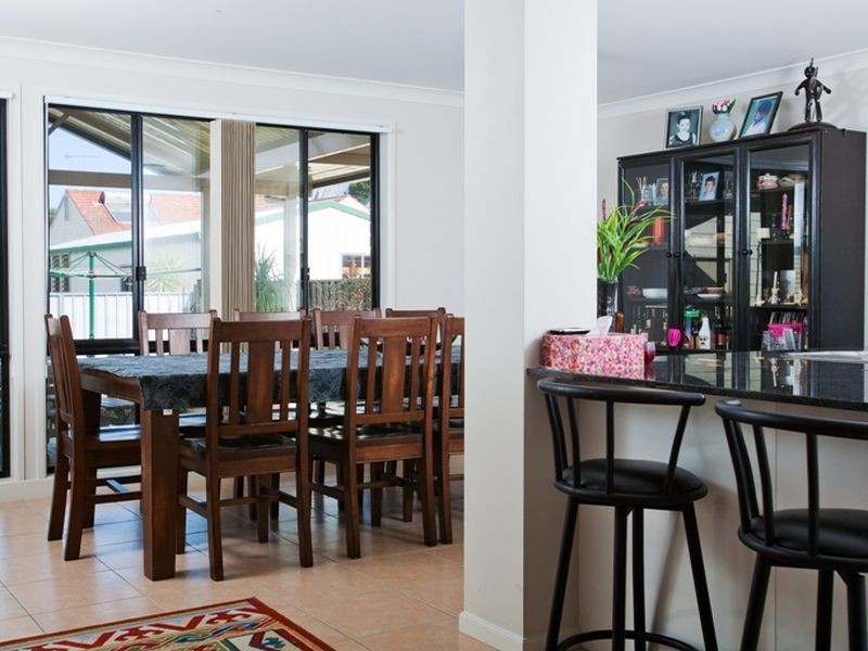 30 John Street, Belmont North NSW 2280