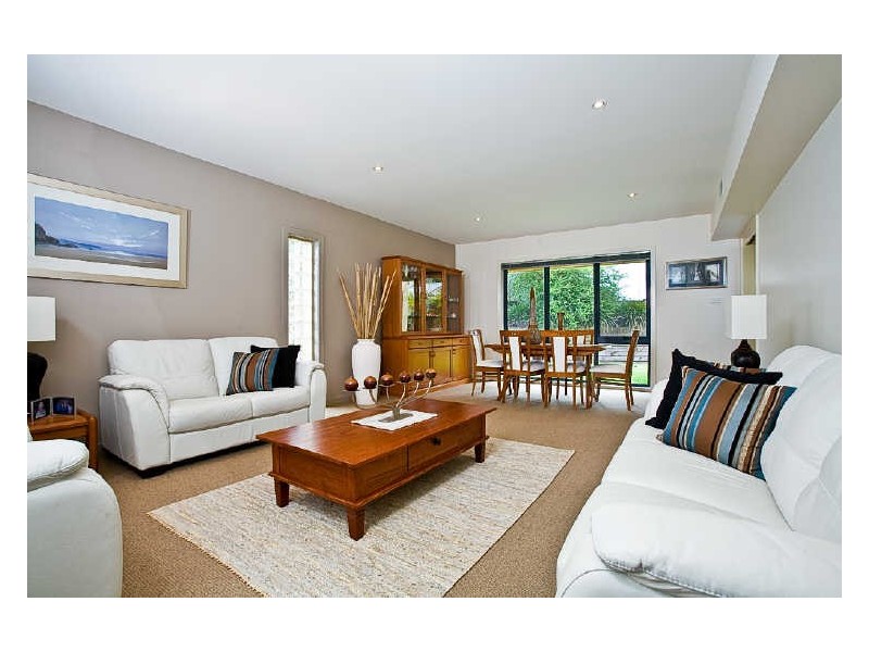 9 Dwyer Chase, Eleebana NSW 2282