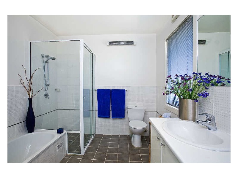 9 Dwyer Chase, Eleebana NSW 2282