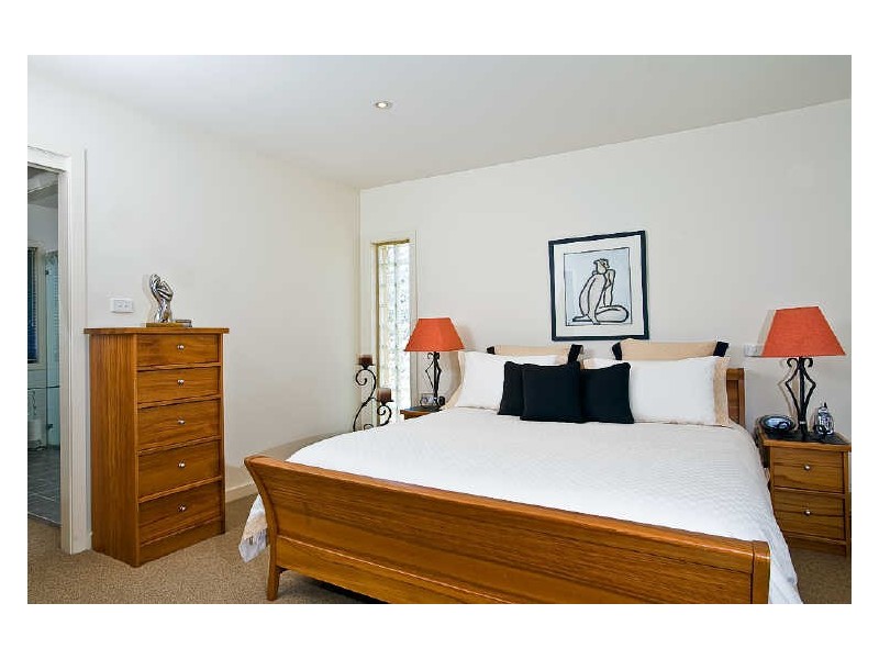 9 Dwyer Chase, Eleebana NSW 2282