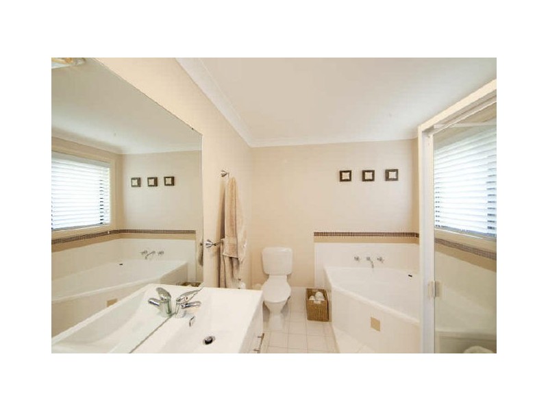 87 Crown Street, Belmont NSW 2280