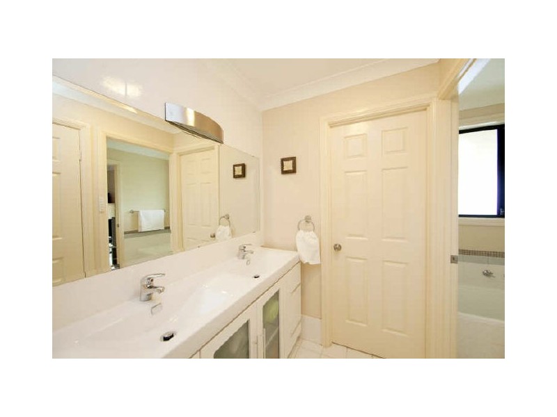 87 Crown Street, Belmont NSW 2280