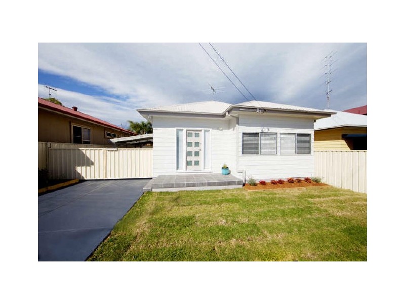12 Henry Street, Belmont NSW 2280