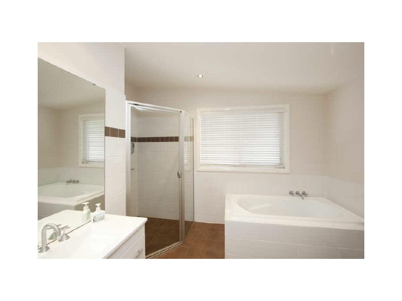 12 Henry Street, Belmont NSW 2280