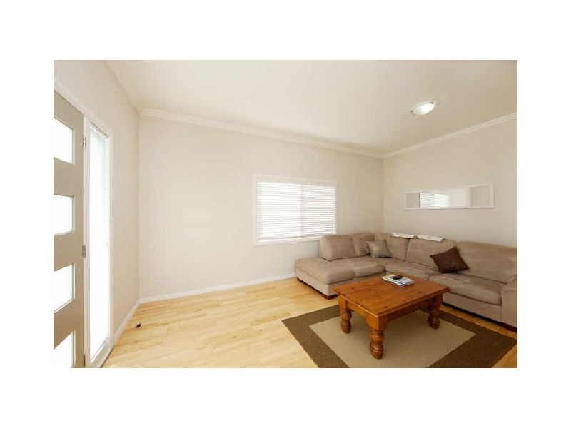 12 Henry Street, Belmont NSW 2280