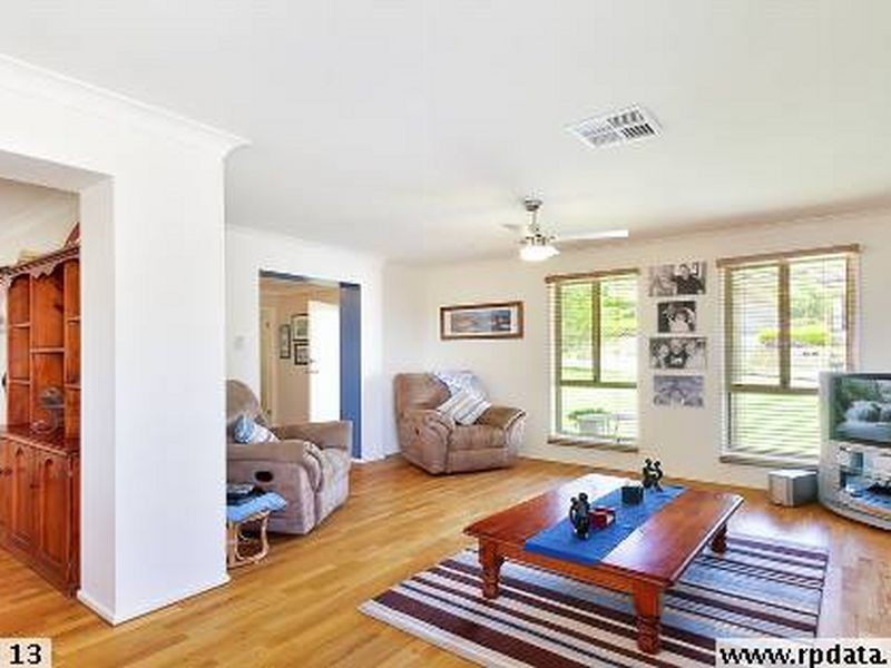 7 Libertas Road, Cameron Park NSW 2285