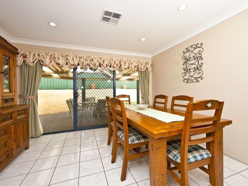 32 Seafarer Close, Belmont NSW 2280