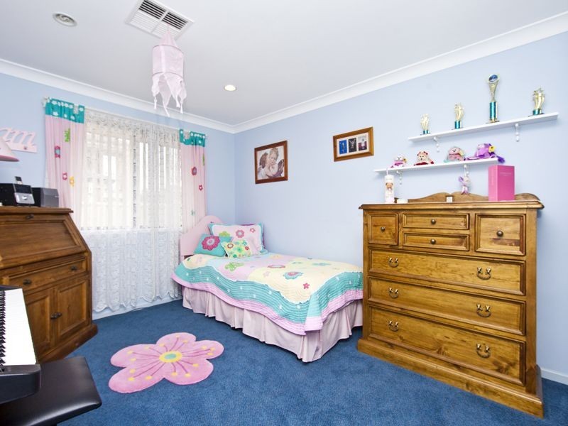 32 Seafarer Close, Belmont NSW 2280