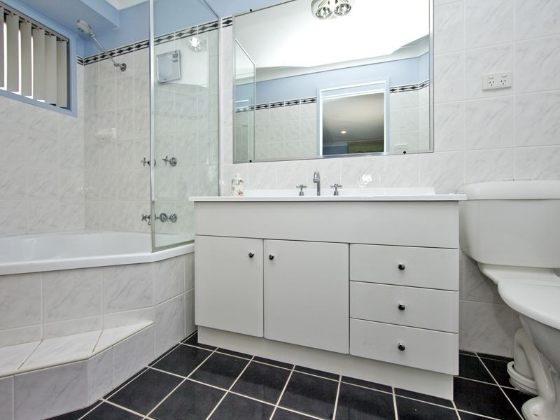 32 Seafarer Close, Belmont NSW 2280