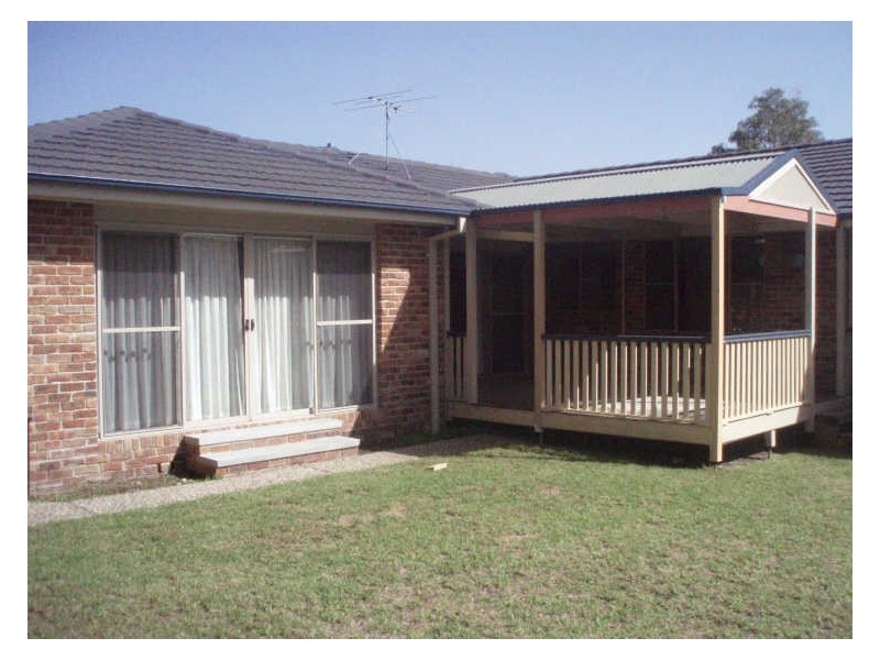 18 Trafalgar Crescent, Valentine NSW 2280