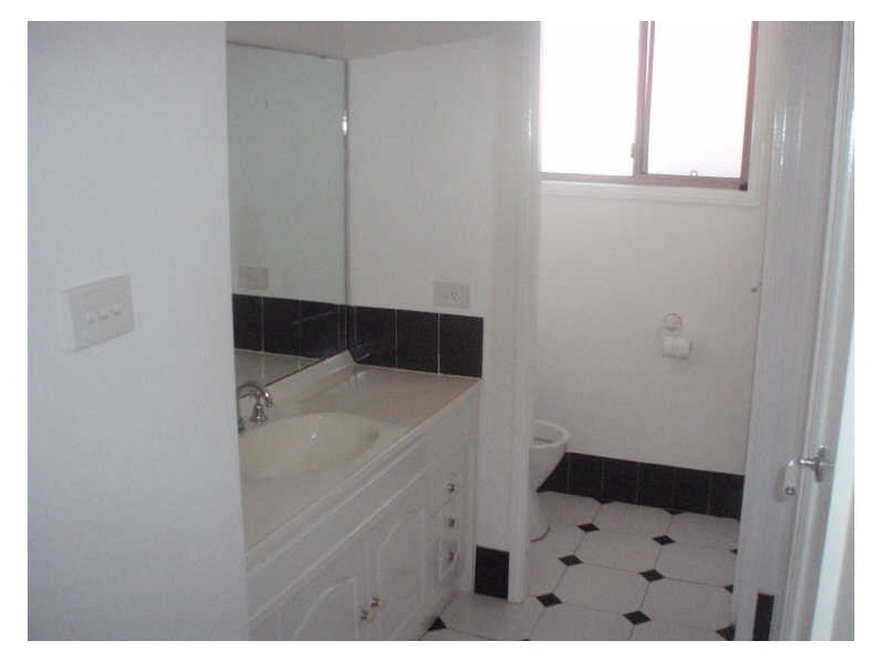 18 Trafalgar Crescent, Valentine NSW 2280