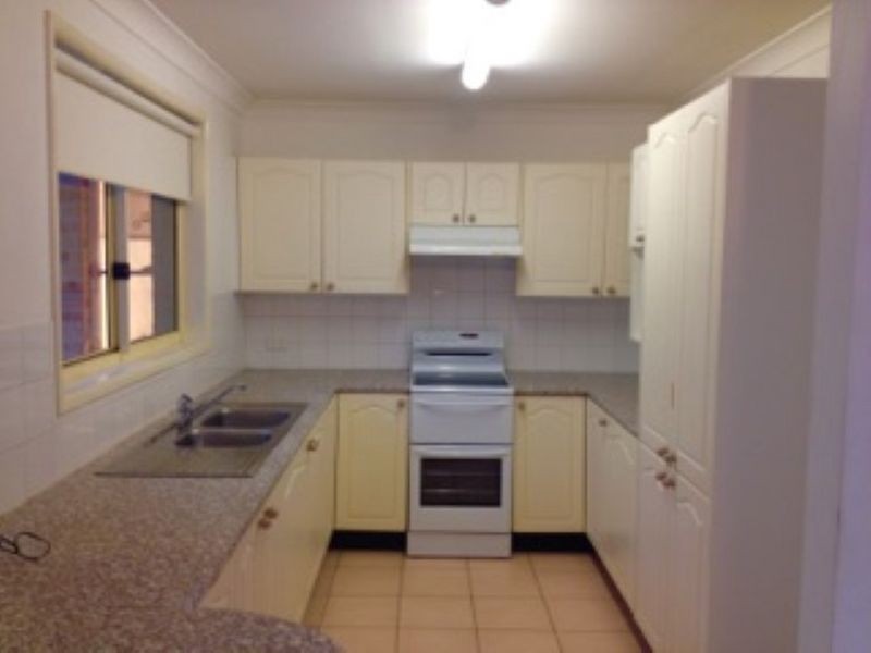 7 Genoa Close, Belmont NSW 2280